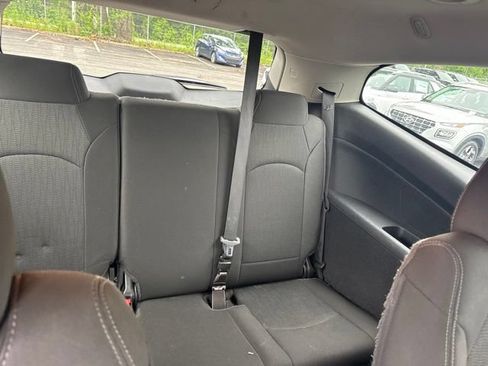 Used 2016 Chevrolet Traverse LT w/ Style and Technology Package FWD image 11