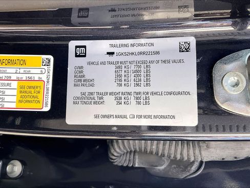 Used 2024 GMC Yukon XL AT4 w/ Technology Package image 36