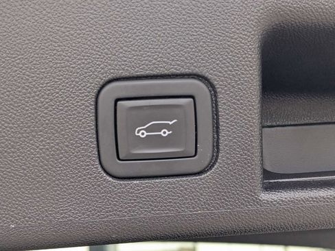 Used 2024 Chevrolet Equinox LT FWD image 13