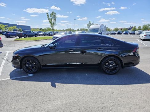 Used 2025 Honda Accord SE image 15