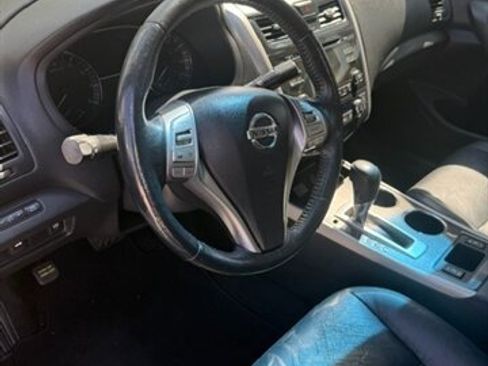 Used 2013 Nissan Altima 2.5 SL w/ 2.5 Moonroof Pkg FWD image 10