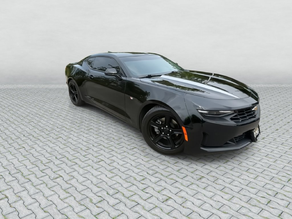 Used 2023 Chevrolet Camaro LT w/ Technology Package RWD image 2