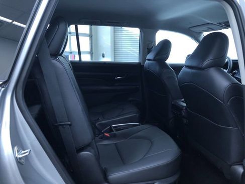 Certified 2025 Toyota Grand Highlander AWD image 21