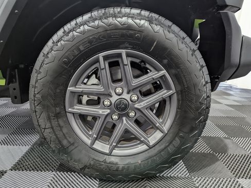 Used 2025 Jeep Wrangler Unlimited Sport AWD/4WD image 6