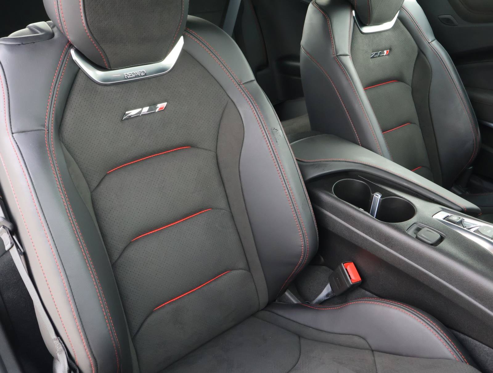 Used 2019 Chevrolet Camaro ZL1 RWD image 15