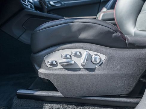 Used 2024 Porsche Macan GTS image 85