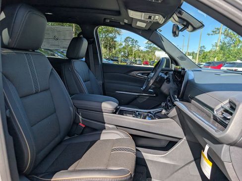 New 2026 Chevrolet Traverse High Country FWD image 17