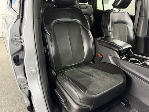 Used 2023 Jeep Grand Cherokee L Laredo image 21