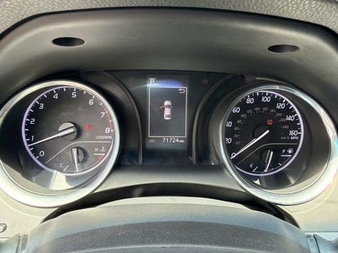 Used 2018 Toyota Camry SE FWD image 26