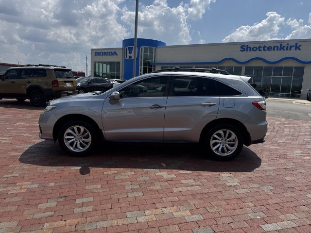 Used 2017 Acura RDX w/ AcuraWatch Plus Package FWD image 33