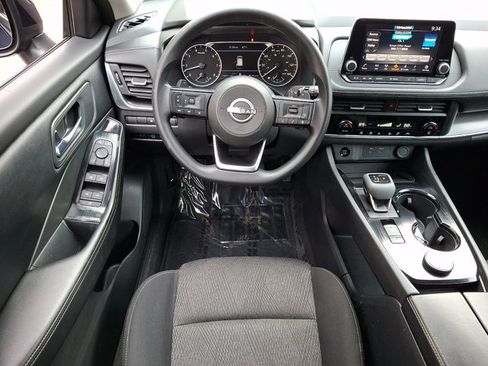 Used 2024 Nissan Rogue SV image 12