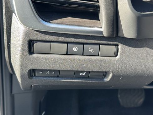 Certified 2022 Nissan Rogue Platinum w/ Head-Up Display Package image 24