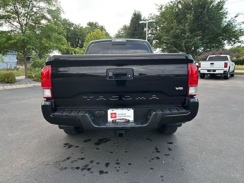 Used 2017 Toyota Tacoma TRD Sport w/ Tow Package AWD/4WD image 11