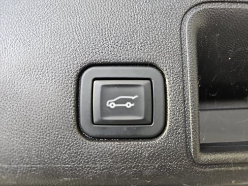 Used 2019 GMC Terrain SLT w/ Preferred Package FWD image 13