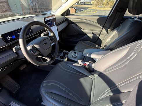 Used 2023 Ford Mustang Mach-E Premium image 9