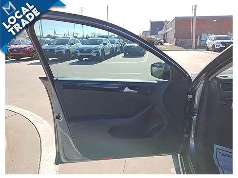 Used 2017 Volkswagen Jetta SEL image 17
