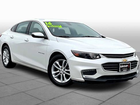 Used 2016 Chevrolet Malibu LT image 2