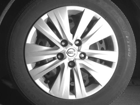 Used 2025 Nissan Sentra S FWD image 12