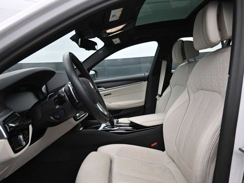 Used 2023 BMW 530e xDrive w/ Executive Package AWD/4WD image 10