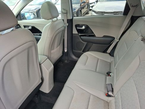 Used 2022 Kia Niro LXS image 20
