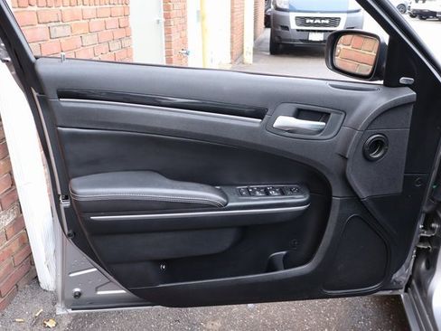 Used 2018 Chrysler 300 S w/ 300S Premium Group image 7