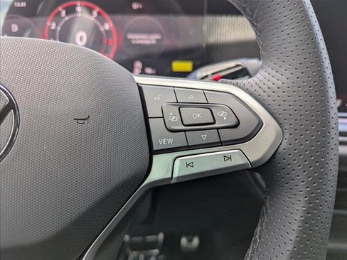 New 2026 Volkswagen Tiguan SE R-Line FWD image 13