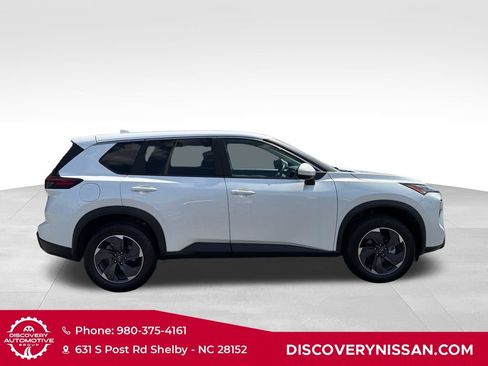 Certified 2024 Nissan Rogue SV FWD image 5