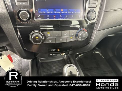 Used 2019 Nissan Rogue S AWD/4WD image 9