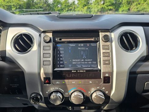 Used 2018 Toyota Tundra SR5 AWD/4WD image 27