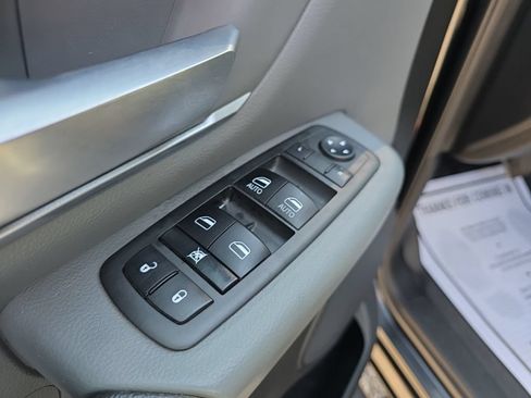 Used 2019 RAM 1500 Big Horn AWD/4WD image 13