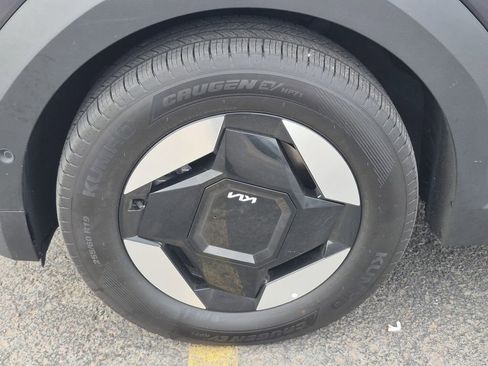New 2026 Kia EV9 Wind image 18
