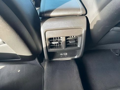 Used 2023 Cadillac XT4 Premium Luxury image 17