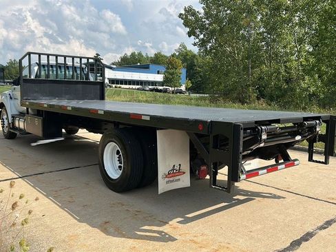 Used 2019 Ford F650 2WD Regular Cab Super Duty image 17