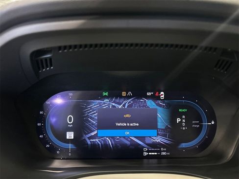 Certified 2024 Volvo XC60 T8 Plus w/ Protection Package Premier image 15