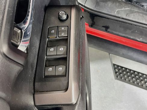 Used 2021 Toyota Tacoma TRD Sport w/ TRD Premium Sport Package AWD/4WD image 18