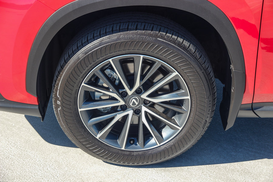 Certified 2025 Lexus NX 250 FWD w/ Accessory Package (2T) image 11