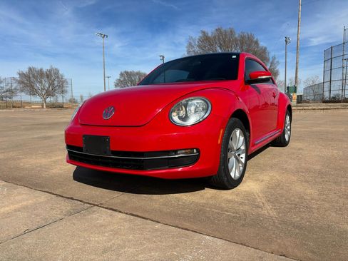 Used 2013 Volkswagen Beetle TDI image 3