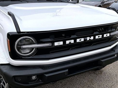 Used 2025 Ford Bronco Outer Banks image 30