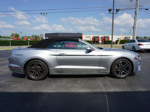 Used 2020 Ford Mustang Premium RWD image 4
