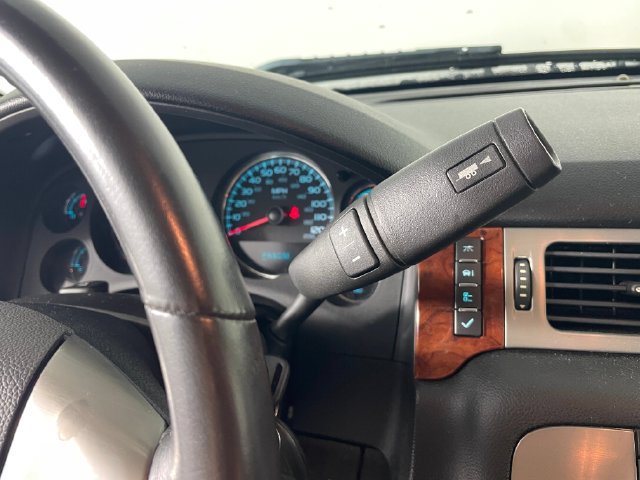 Used 2012 GMC Sierra 1500 SLT w/ SLT Convenience Package AWD/4WD image 9