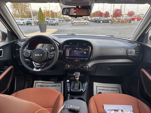 Used 2025 Kia Soul EX image 8
