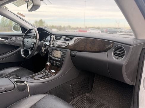 Used 2008 Mercedes-Benz CLS 550 image 10