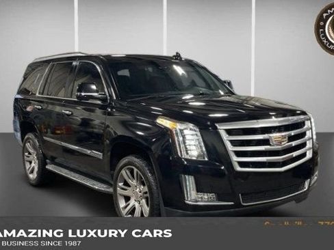 Used 2015 Cadillac Escalade Luxury AWD/4WD image 1