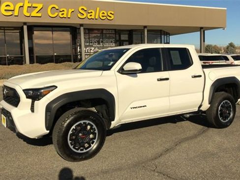 Used 2024 Toyota Tacoma TRD Off-Road image 4