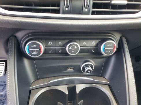 Used 2022 Alfa Romeo Stelvio Ti AWD/4WD image 26