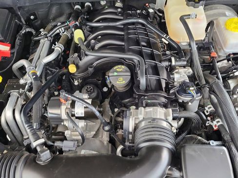 Used 2022 Jeep Wrangler Sport AWD/4WD image 10