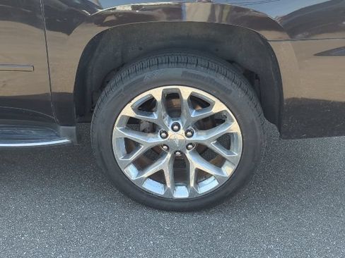 Used 2018 Chevrolet Suburban Premier AWD/4WD image 34