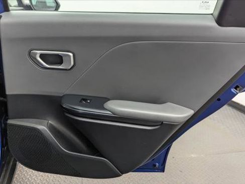 Used 2025 Kia K4 LXS image 19
