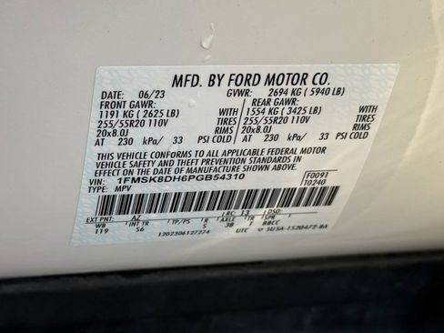 Used 2023 Ford Explorer XLT w/ Equipment Group 202A AWD/4WD image 23