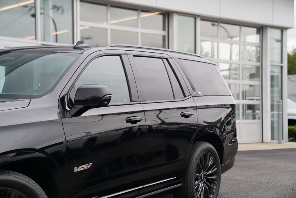 Used 2023 Cadillac Escalade V w/ LPO, ONYX Package AWD/4WD image 4